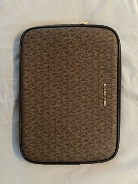 Michael Kors Tablet Sleeve/Case